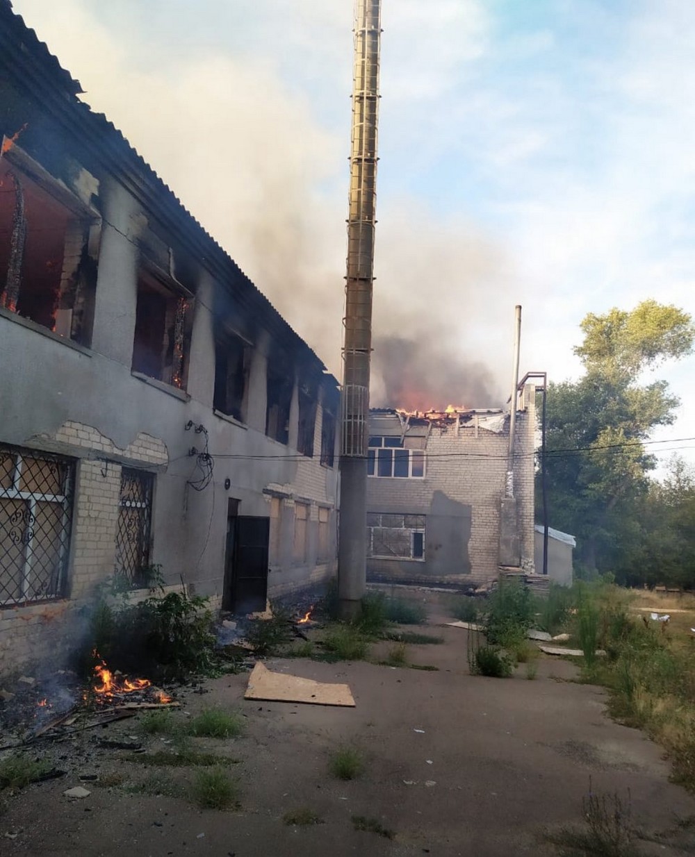 Варвари, які знищують все! У Дудчанах на Херсонщині згорів останній осередок цивілізації (фото)