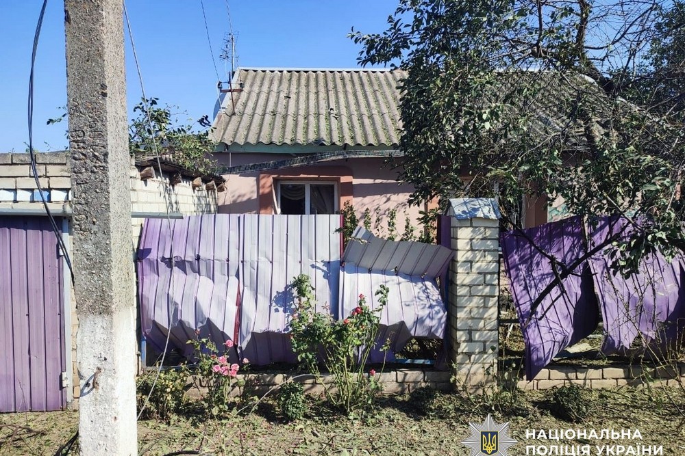 4 вбитих і 9 поранених, серед них троє поліцейських: страшні наслідки обстрілів Херсонщини за добу
