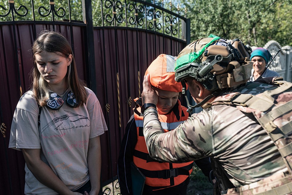 Евакуація з Добропілля пришвидшилася: серед евакуйованих вчора мама з 5 дітьми, старенькі, люди з інвалідністю (фото)