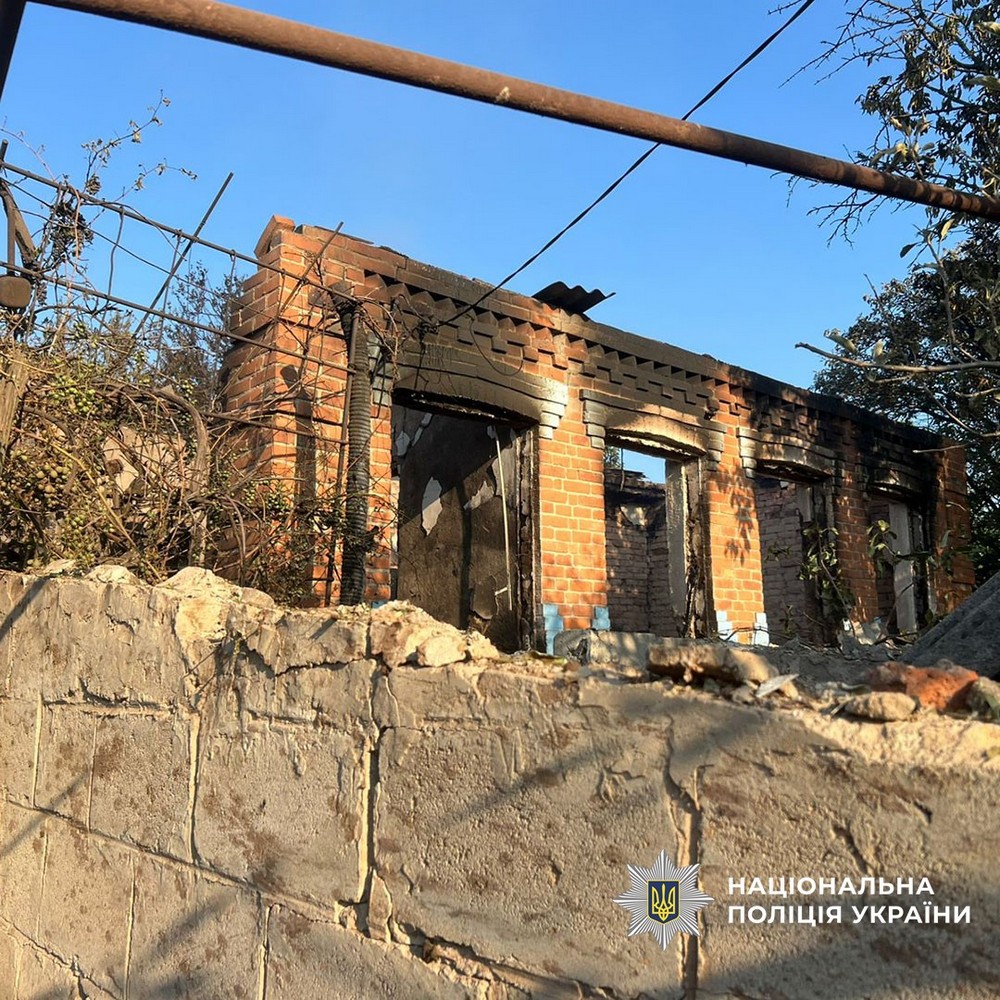 П’ятеро вбитих і четверо поранених, зруйновано 51 будинок за добу: ворог випалює Донеччину (фото)