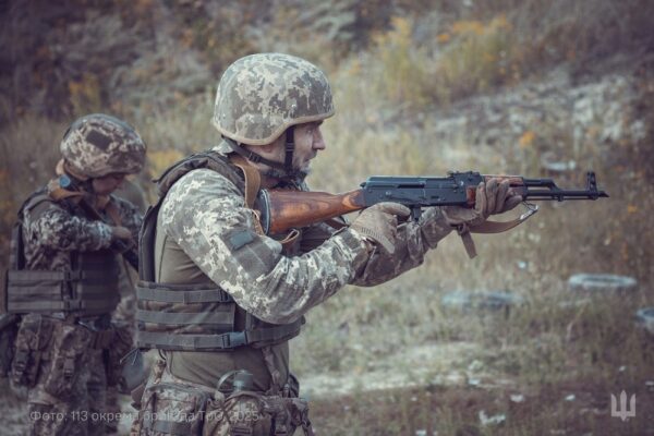 Обстановка на фронті 24 серпня: росіян відкинули біля Андріївки, ворог просунувся на Запоріжжі і Донеччині, намагається повністю захопити Серебрянське лісництво