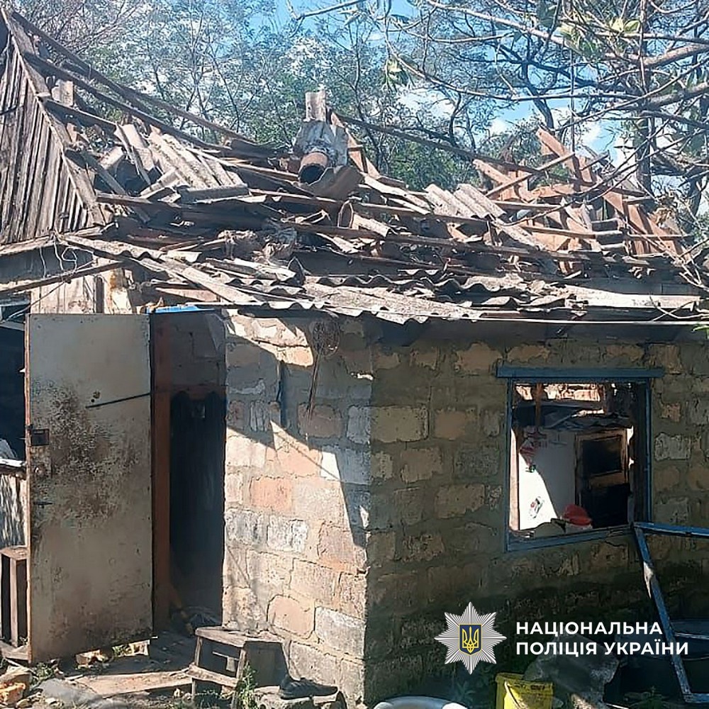 Двоє вбитих, 12 поранених, десятки зруйнованих об’єктів: наслідки ворожих обстрілів Донеччини за добу (фото)