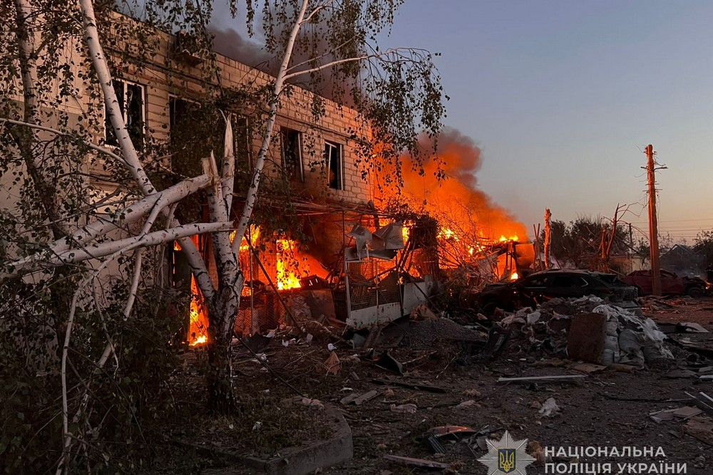 Фото наслідків атаки на Запоріжжя