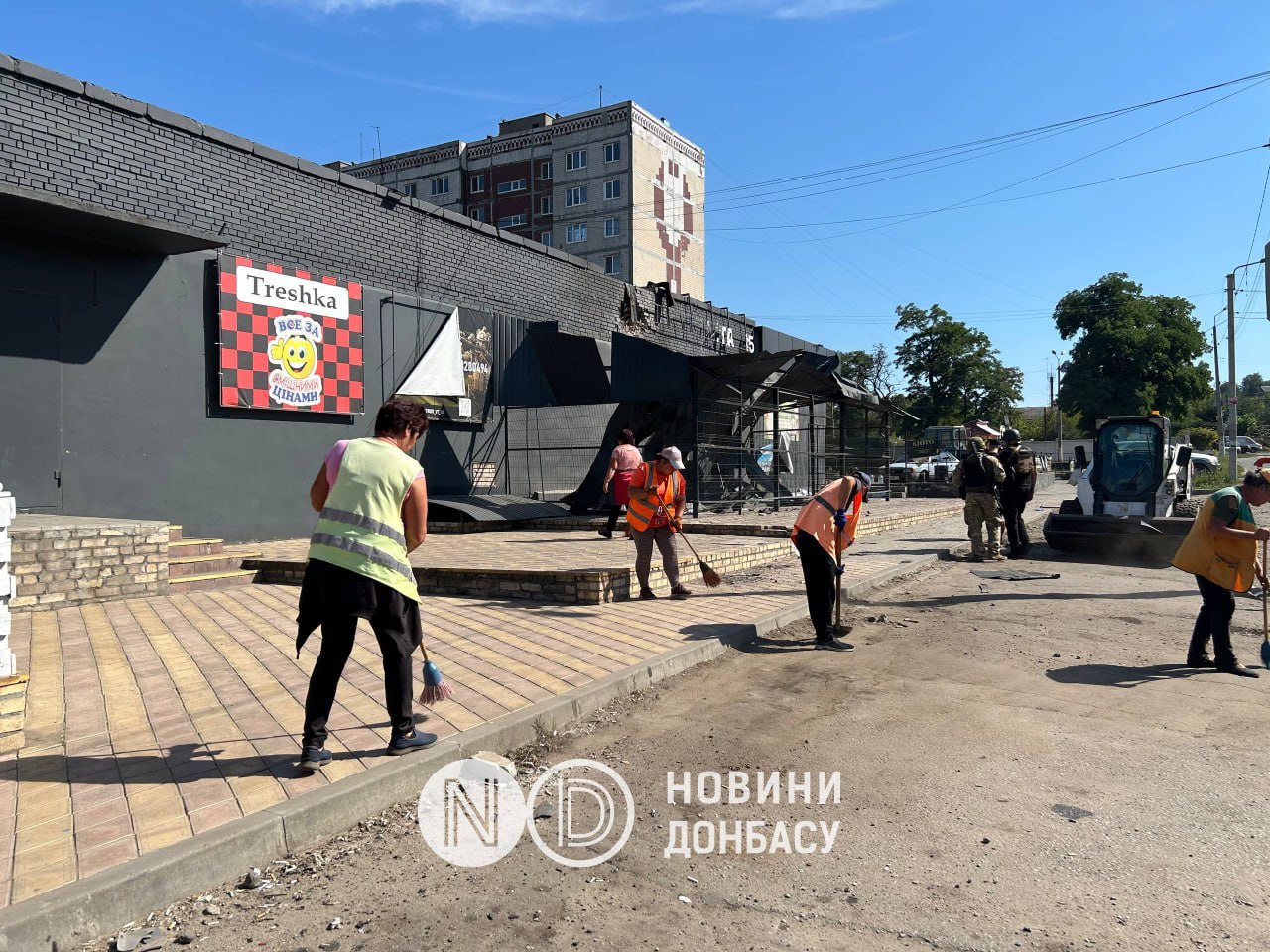 Ворог здійснив смертельні атаки на супермаркет у Краматорську і на комунальників у Костянтинівці