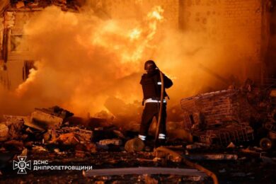 Нічна масована повітряна атака 30 серпня: під ударом 14 областей, багато постраждалих і руйнувань, затримуються потяги – все, що відомо (фото)