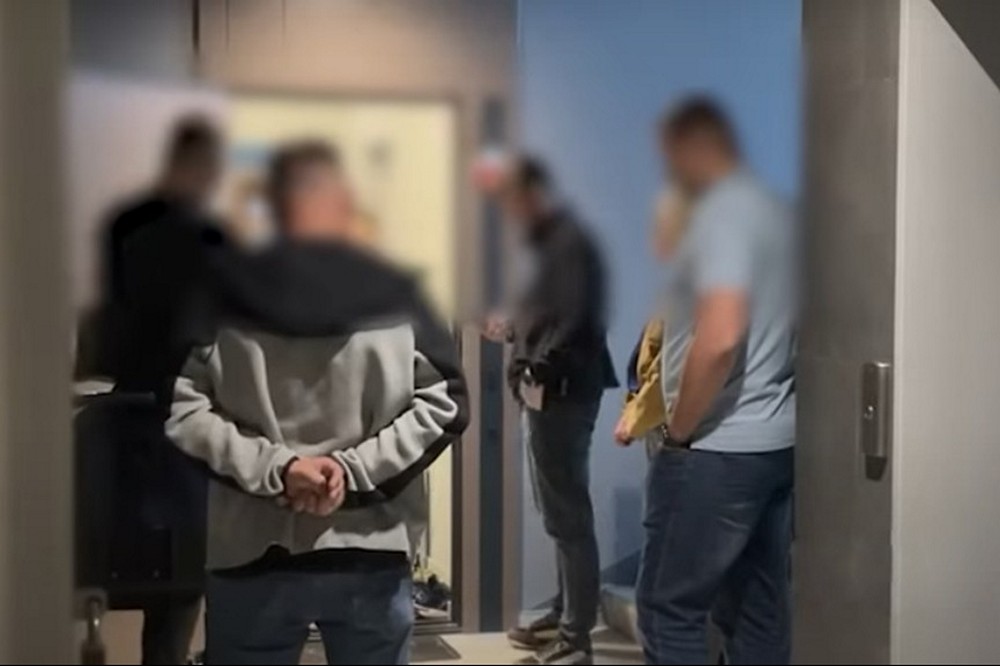 Нацполіція проводить рейди по всій Україні: шукають ухилянтів, вже 30 особам повідомлено про підозру 1 Нацполіція проводить рейди по всій Україні: шукають ухилянтів, вже 30 особам повідомлено про підозру