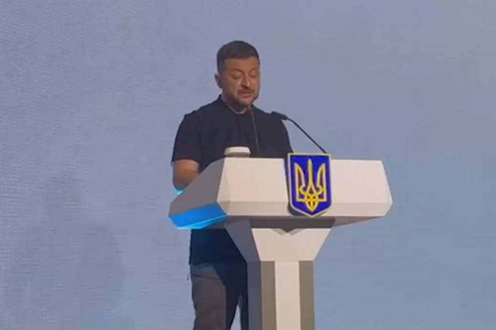 Зустріч Трампа і Путіна, що робити українцям, виїзд чоловіків за кордон, підвищення стипендій - головні заяви Зеленського 12 серпня