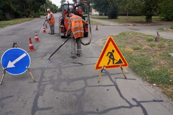 Уряд дозволив бронювати всіх працівників критично важливих підприємств на прифронтових територіях 2