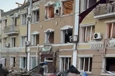 Нічна повітряна атака 2 серпня: багато поранених – серед них діти, зруйновано готель-візитівку – все, що відомо (фото, відео)