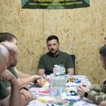 Розширити програму “контрактів 18–24”, а також збільшити пряме фінансування бригад доручив Зеленський на Ставці