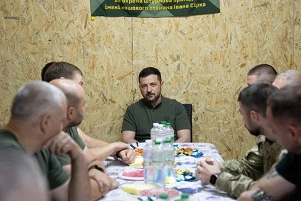 Розширити програму “контрактів 18–24”, а також збільшити пряме фінансування бригад доручив Зеленський на Ставці 1 Розширити програму “контрактів 18–24”, а також збільшити пряме фінансування бригад доручив Зеленський на Ставці
