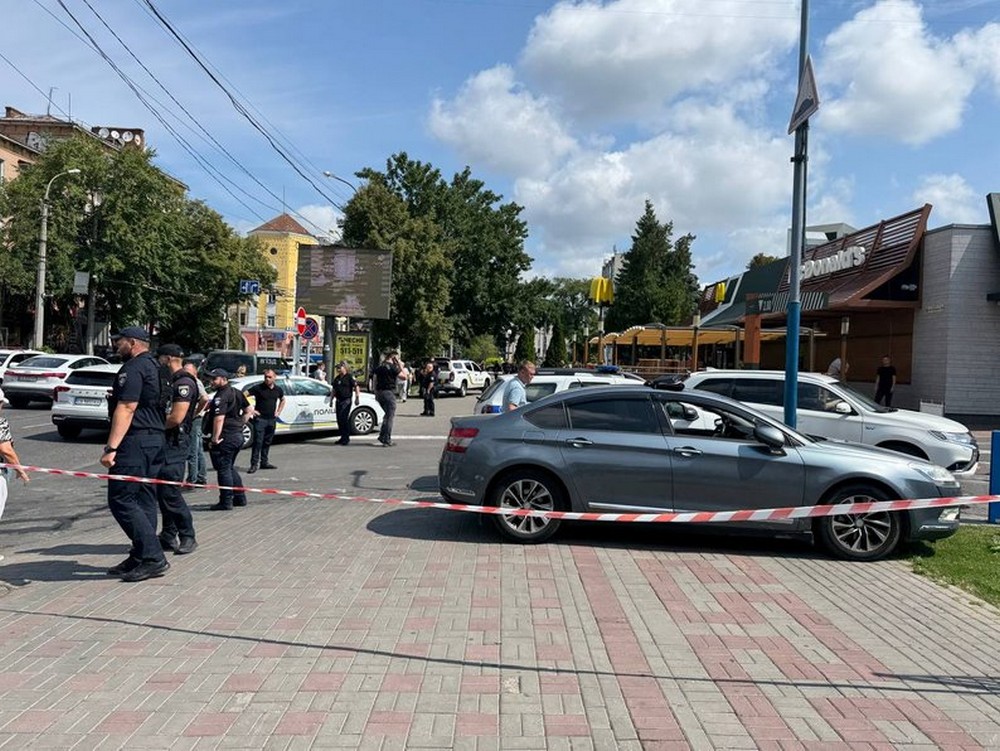 Стрілянина у Черкасах в МакДональдз 7 серпня  – все, що відомо (відео)