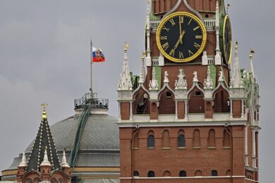 «Перейти до вирішення всіх питань мирними засобами» – заява Путіна після повернення зі США