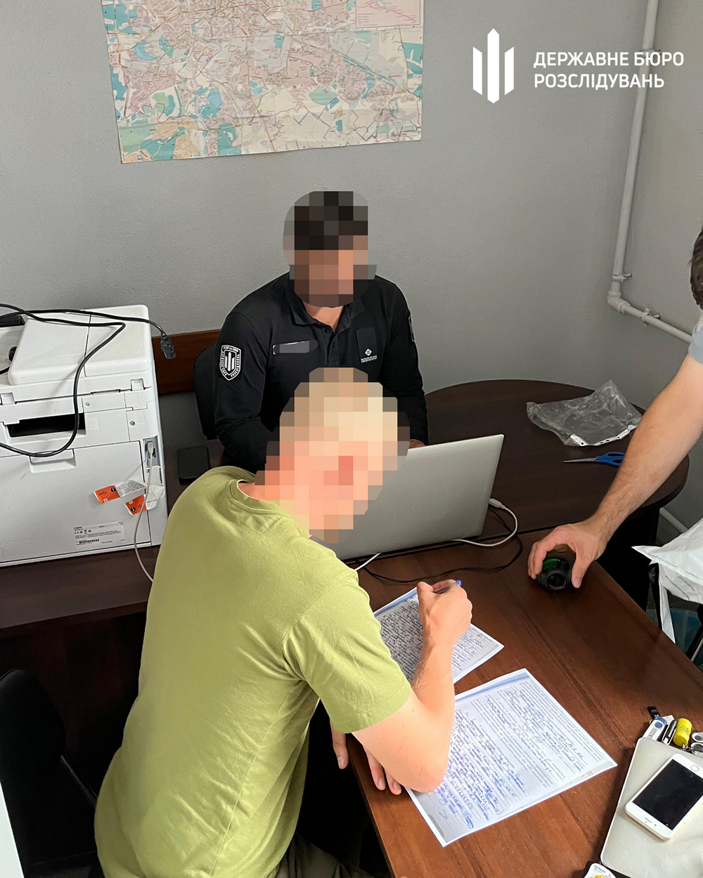 dbr zavershilo rozsliduvannya shhodo vijskovogo ta jogo komandira za uhilennya ta spriyannya uhilennyu vid vijskovoi sluzhbi 2
