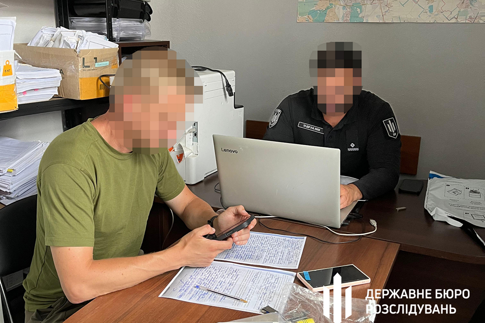 dbr zavershilo rozsliduvannya shhodo vijskovogo ta jogo komandira za uhilennya ta spriyannya uhilennyu vid vijskovoi sluzhbi 3