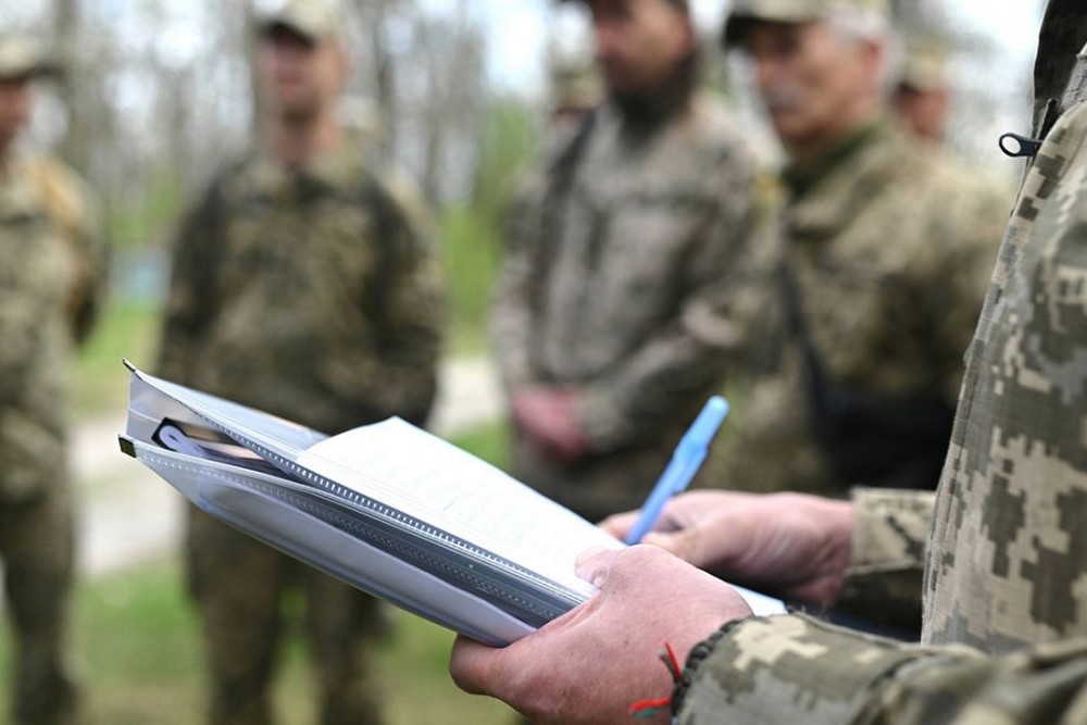 З 1 вересня усі працівники ТЦК в Україні зобовʼязані носити бодікамери - Шмигаль 1 З 1 вересня усі працівники ТЦК в Україні зобовʼязані носити бодікамери - Шмигаль