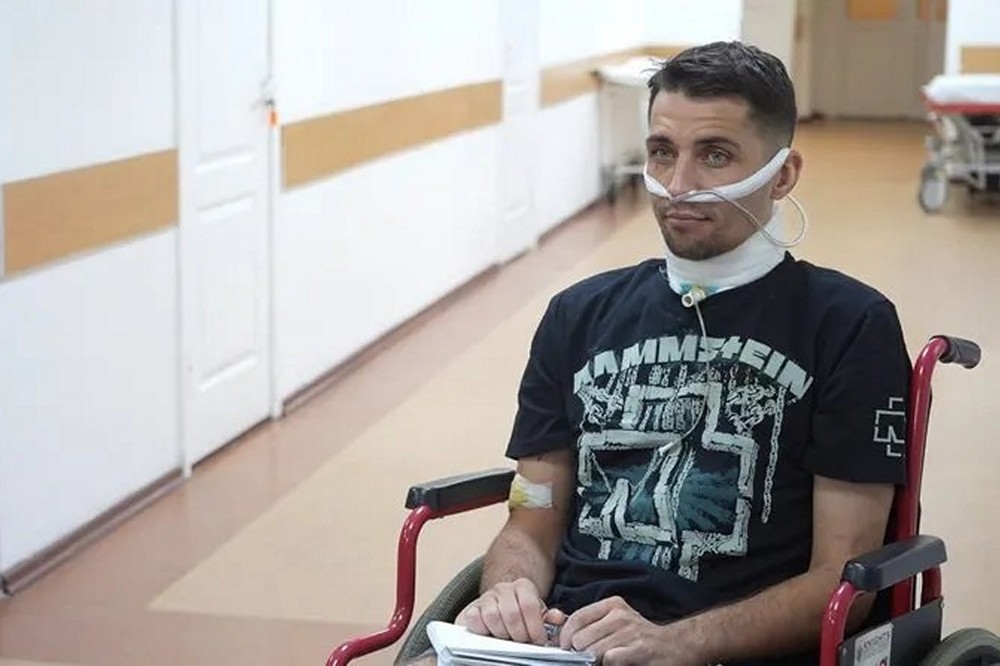 П'ять діб добирався до позицій ЗСУ із перерізаним горлом - на Дніпропетровщині лікують військового, який вижив у полоні 1 П'ять діб добирався до позицій ЗСУ із перерізаним горлом - на Дніпропетровщині лікують військового, який вижив у полоні