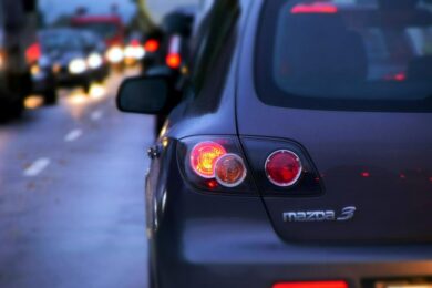 Штраф за увімкнену аварійку: в яких випадках його можна отримати