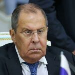«Зеленський не легітимний, але РФ визнає його главою режиму, і готова зустрітися» – Лавров