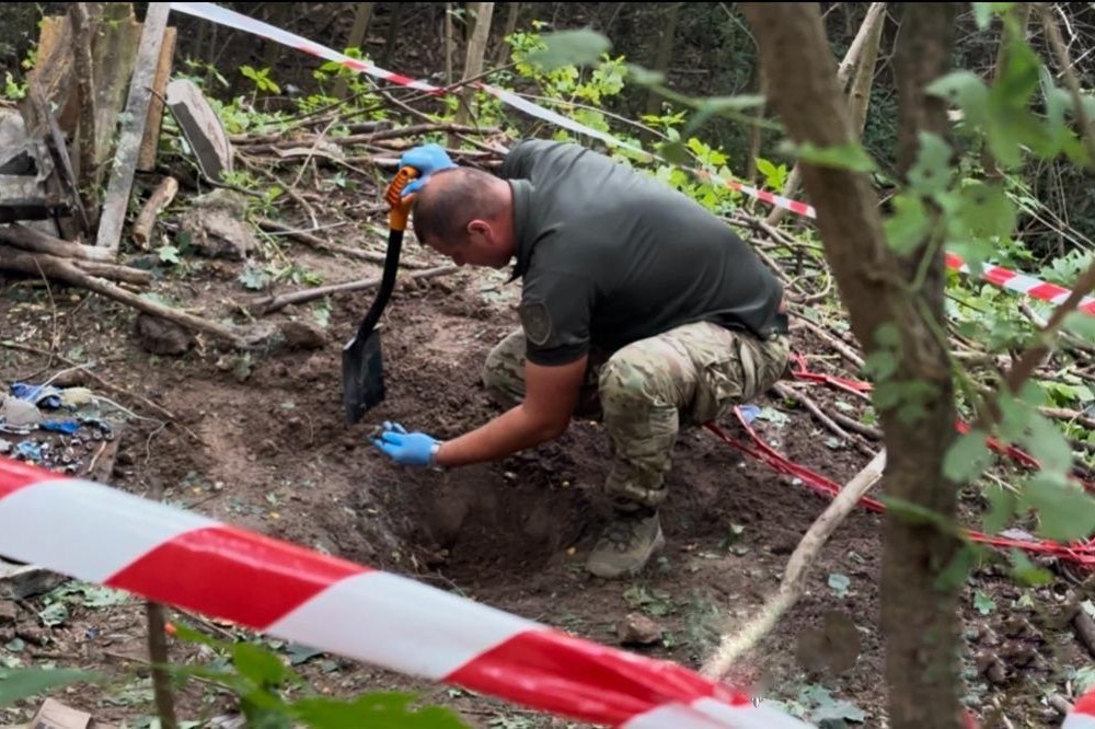 Підлітки вчинили теракт у Житомирі на замовлення рф: є загиблий і постраждалий 1 Підлітки вчинили теракт у Житомирі на замовлення рф: є загиблий і постраждалий