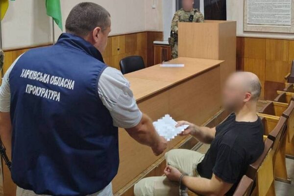 Чоловік з ножем напав на поліцейського та співробітників ТЦК у Харкові – що відомо