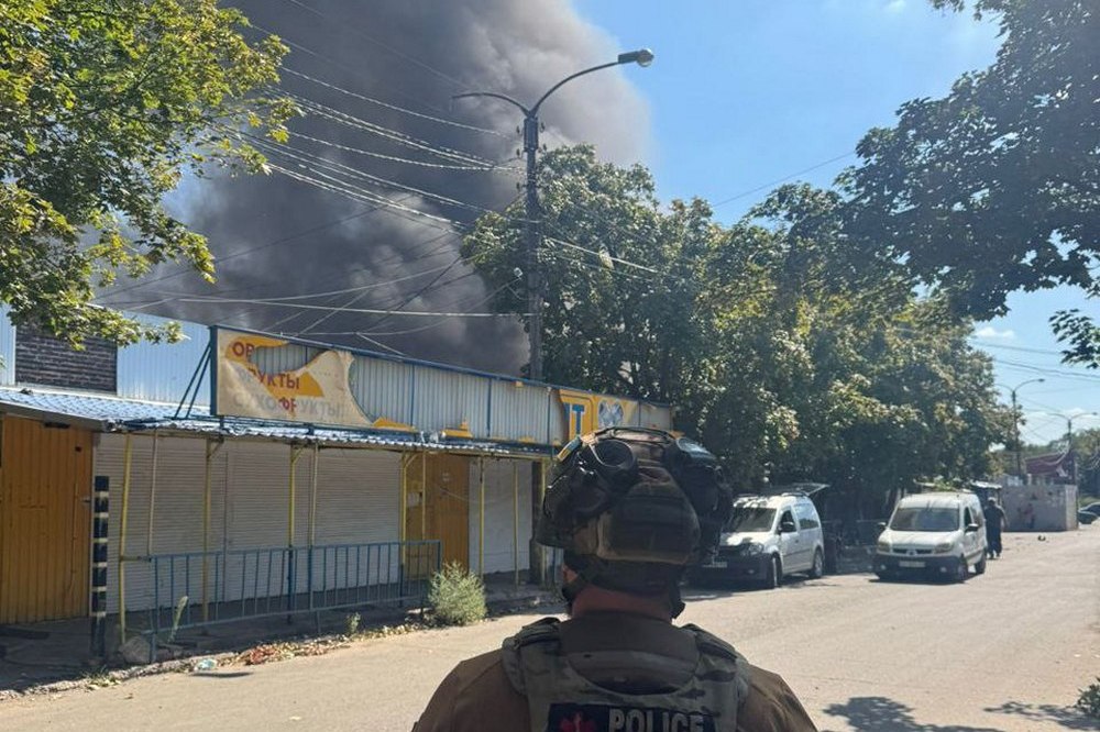 Cвідомо цілили по місцевому ринку - через повторний обстріл Донеччини є загиблі і поранені 1 Cвідомо цілили по місцевому ринку - через повторний обстріл Донеччини є загиблі і поранені