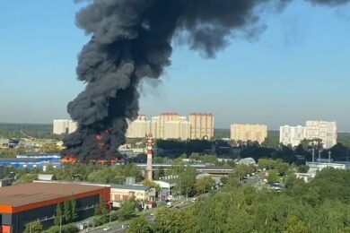 Потужна пожежа виникла під Москвою сьогодні – що відомо (відео)