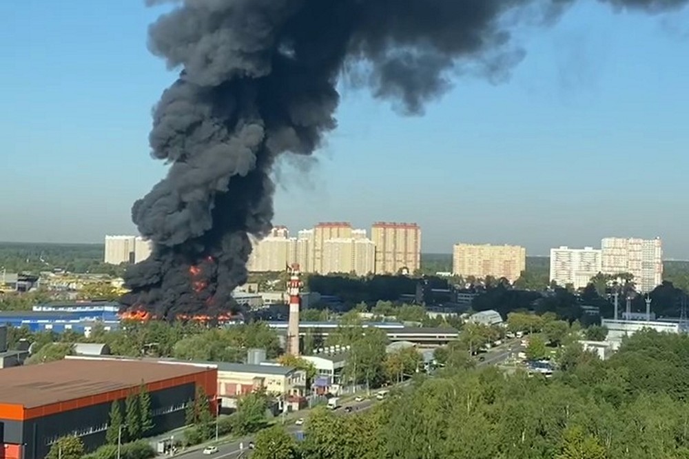 Потужна пожежа виникла під Москвою сьогодні – що відомо (відео)