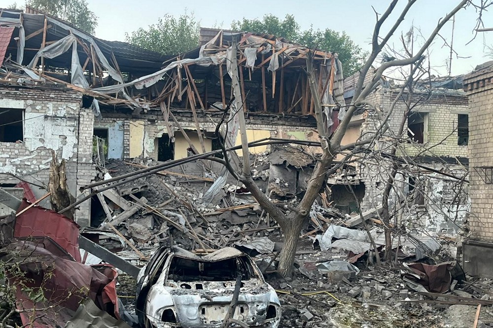 Є загиблий, серед поранених троє поліцейських, пошкоджено численні об’єкти – ворог атакував Херсонщину різними видами зброї