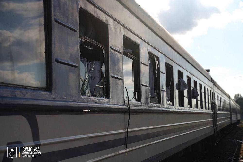 Ворог атакував залізничний вокзал у Сумах двома БпЛА 