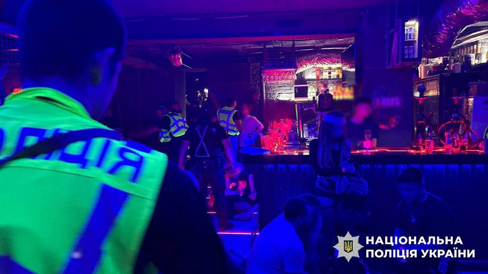 Влаштували гучну вечірку у гей-клубі Києва в День жалоби: порушників доставили до ТЦК - ЗМІ