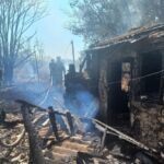Окупанти вбили жінку і поранили ще двох: Нікопольщину сьогодні армія РФ атакувала 65 разів, а також під ударом були Синельниківщина і Криворіжжя (фото)
