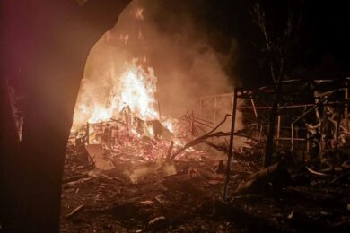 Масована нічна повітряна атака 8 серпня: є поранені і руйнування, сталися пожежі – все, що відомо (відео)