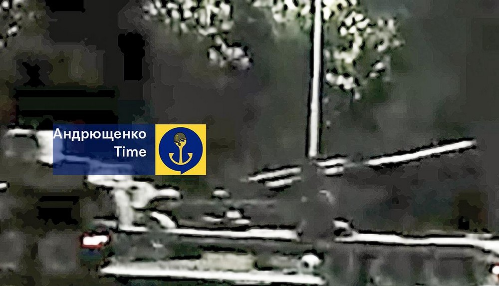 РФ почала масовано перекидати військову техніку і живу силу на два напрямки (фото, відео)