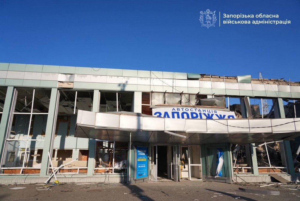 Окупанти розбомбили центральний автовокзал у Запоріжжі: що відомо