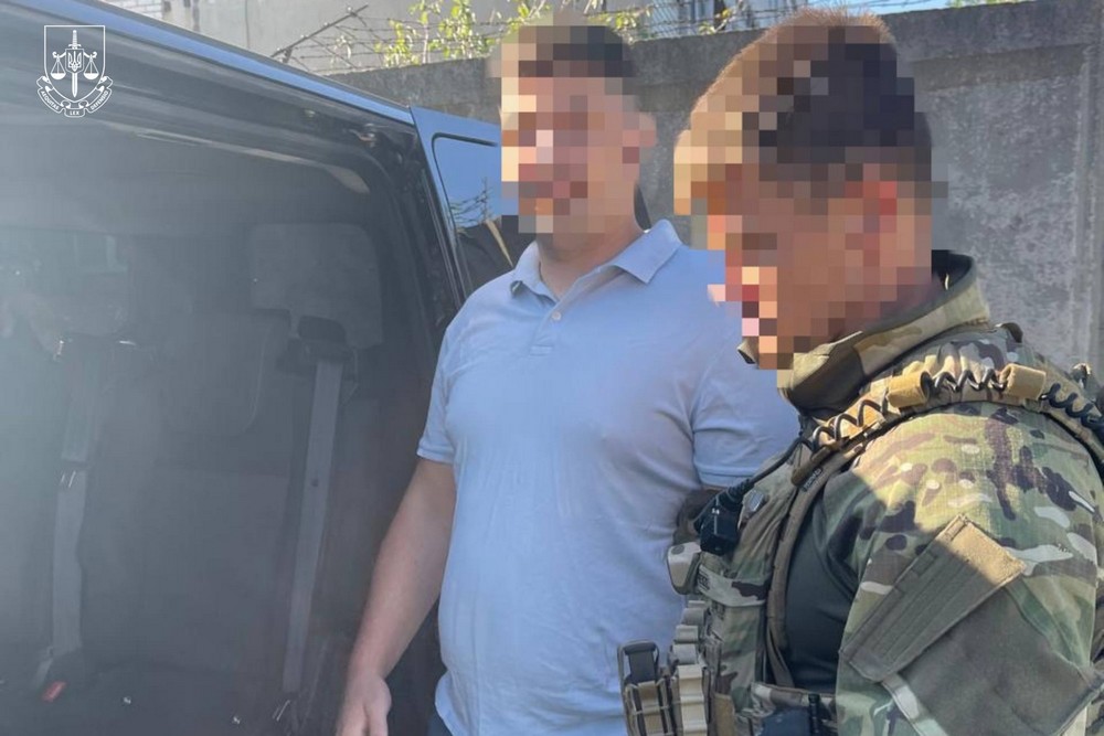 На Дніпропетровщині військові викрали фермера і вимагали 70 тисяч доларів за його звільнення (фото) 1 На Дніпропетровщині військові викрали фермера і вимагали 70 тисяч доларів за його звільнення
