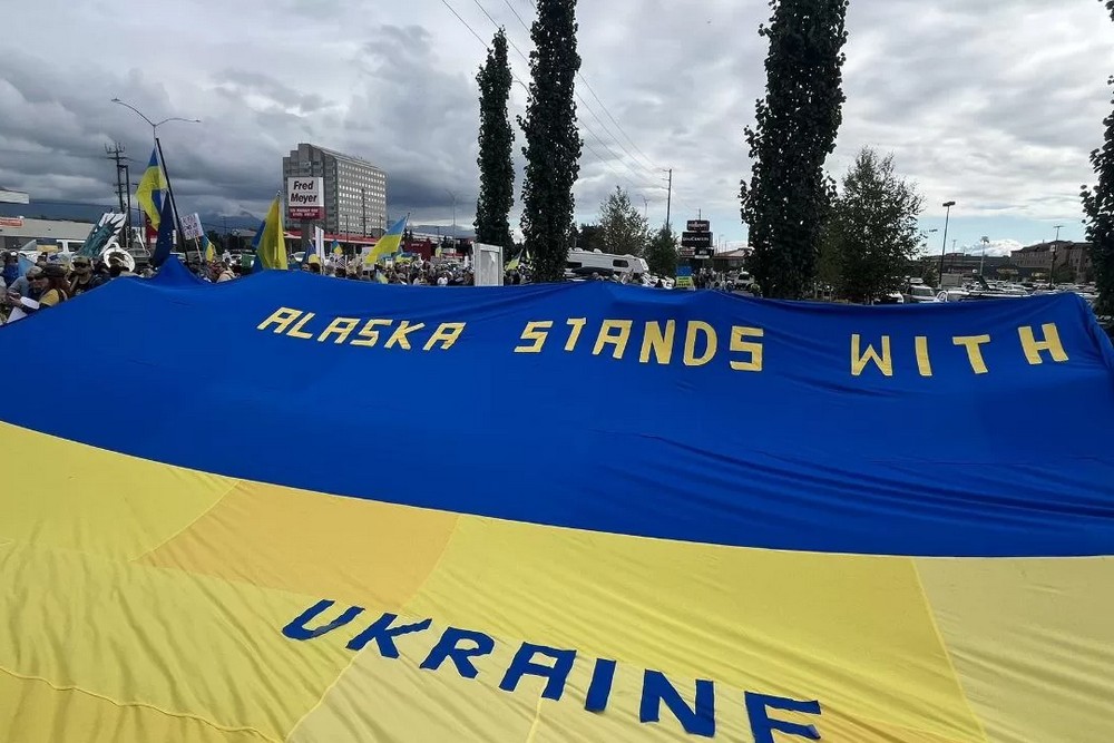 Сьогодні зустріч Трампа і Путіна: на Алясці пройшли мітинги на підтримку України, що ще відомо 1 Сьогодні зустріч Трампа і Путіна: на Алясці пройшли мітинги на підтримку України, що ще відомо