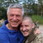Відбувся обмін полоненими 24 серпня: серед звільнених екс-мер Херсона, двоє журналістів, медик та військові (фото)