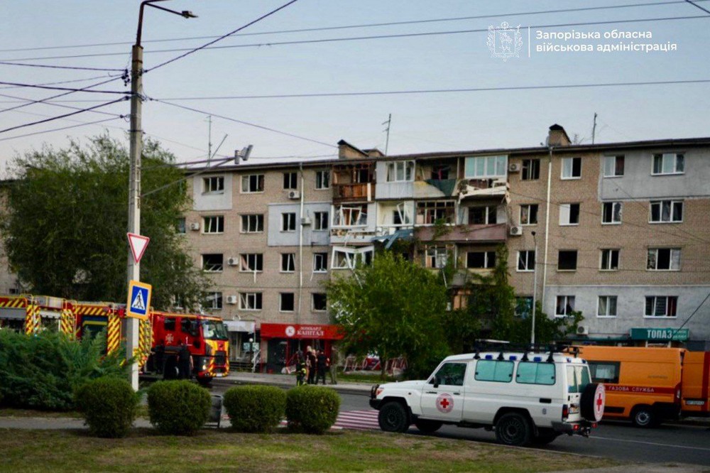 Фото наслідків атаки на Запоріжжя