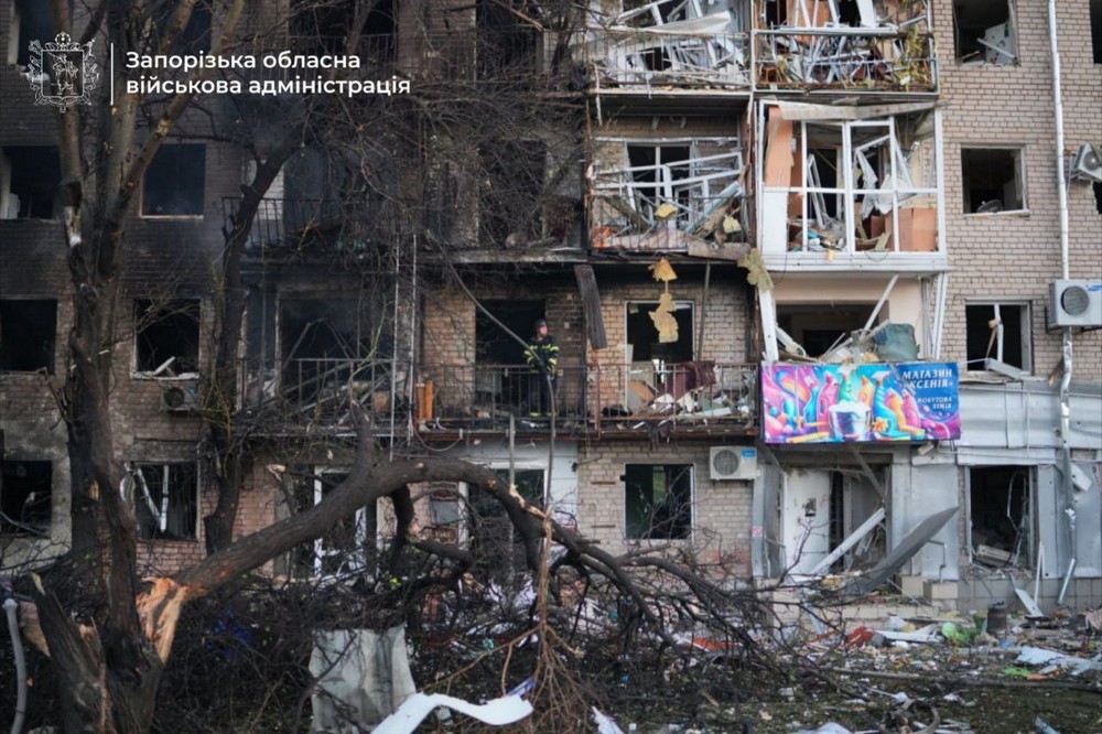 Фото наслідків атаки на Запоріжжя