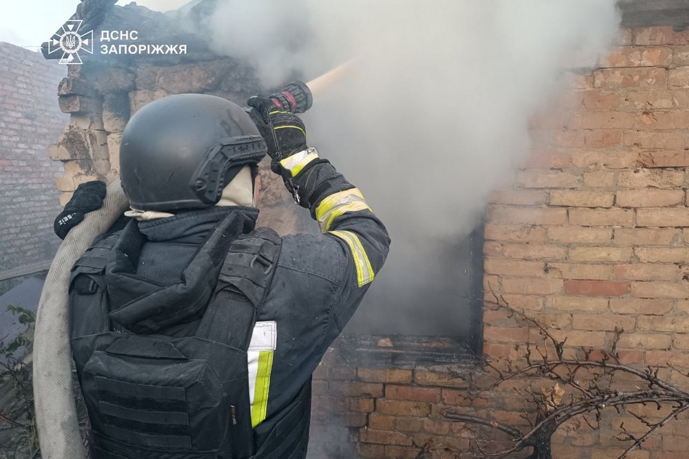 Фото наслідків атаки на Запоріжжя