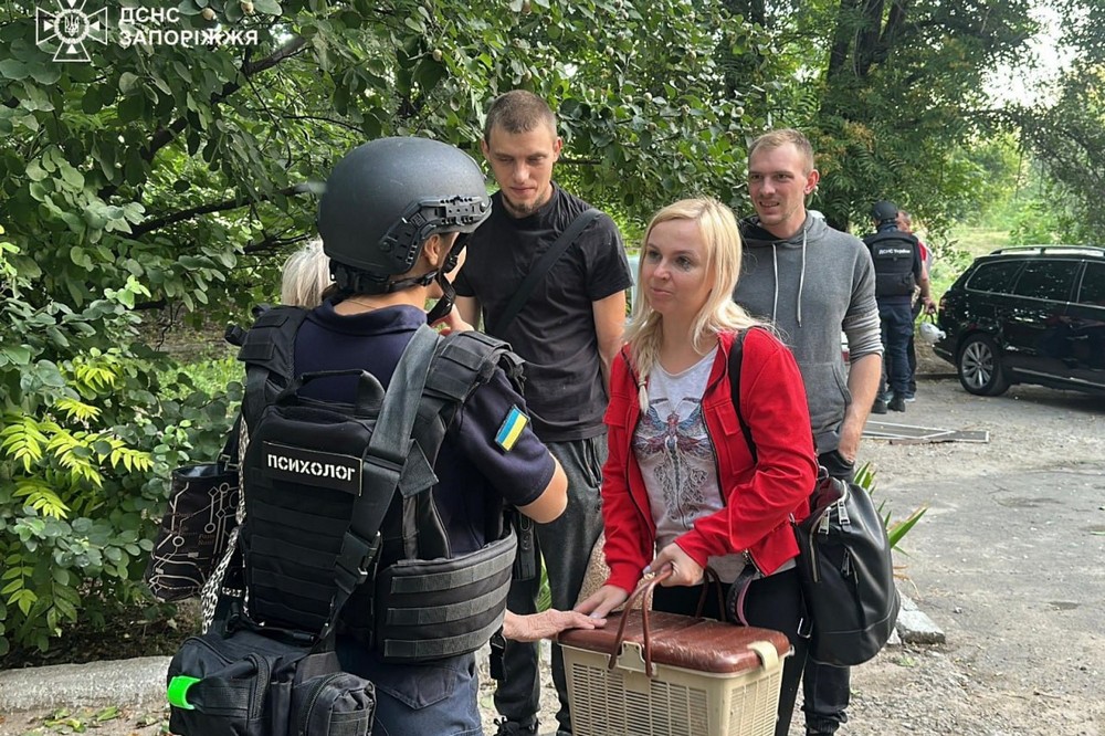 Фото наслідків атаки на Запоріжжя