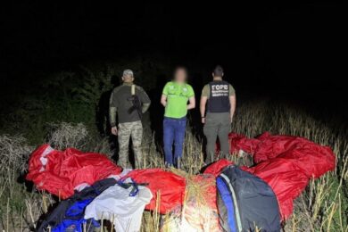 48-річний ухилянт намагався втекти з України по небу: прикордонники скасували «авіарейс»