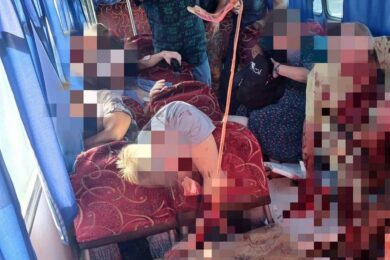 Окупанти вдарили дроном по маршрутці у передмісті Херсона — є загиблі і поранені