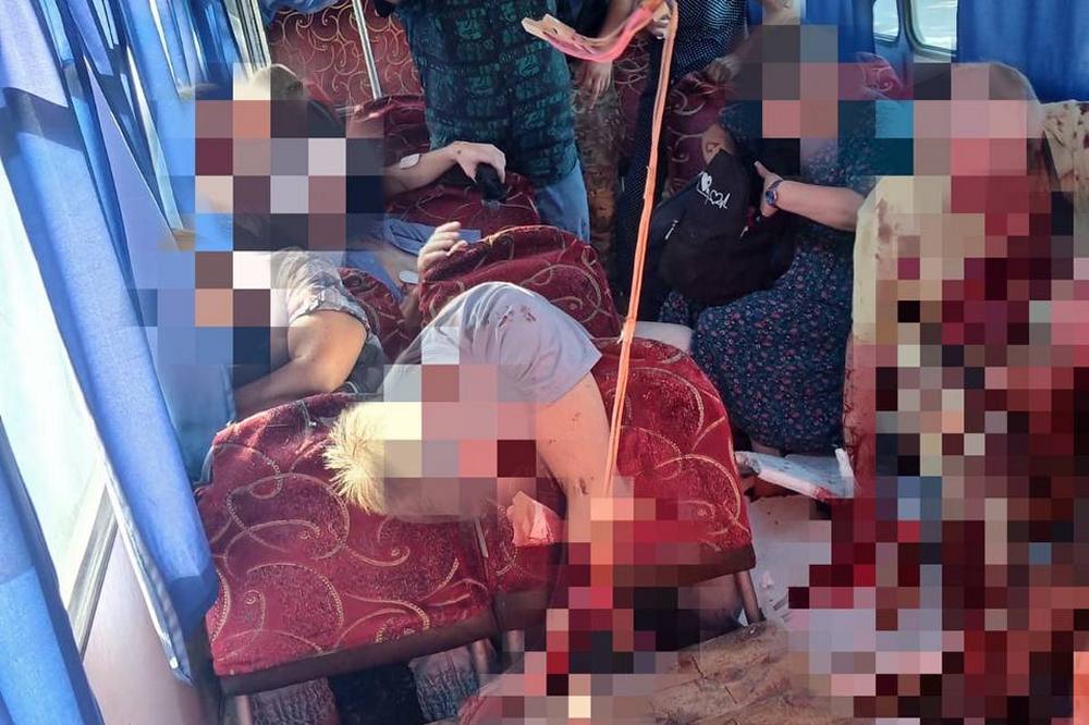 Окупанти вдарили дроном по маршрутці у передмісті Херсона — є загиблі і поранені