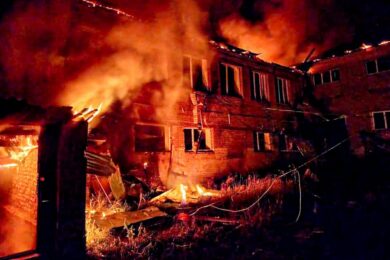 Масована нічна повітряна атака 13 вересня: у вогні дитсадок і будинок культури, є поранені – все, що відомо (відео)
