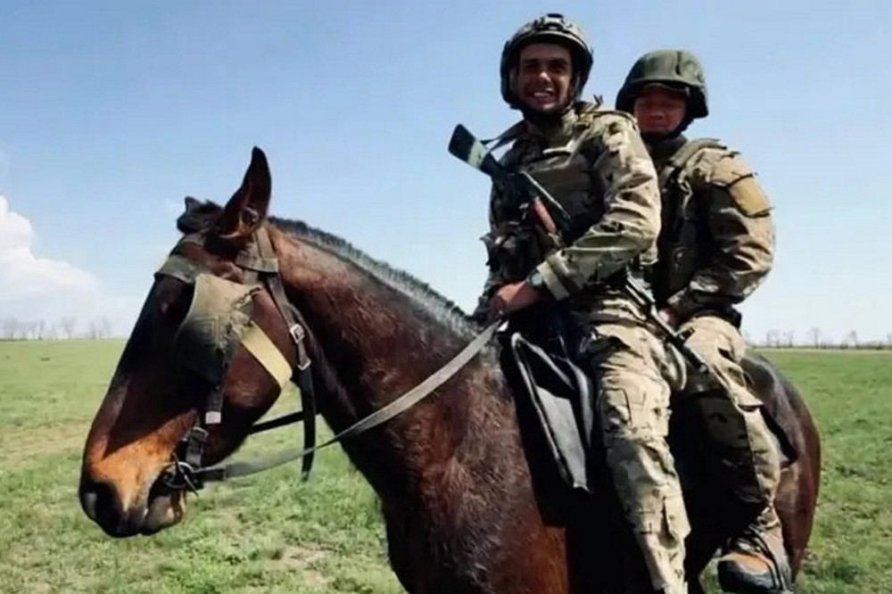 На росії заявили про плани використання коней на війні – що відомо 1 На росії заявили про плани використання коней на війні
