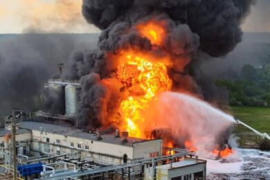 Уражено серце НПЗ у Башкортостані та НПЗ у Волгоградській області (відео)