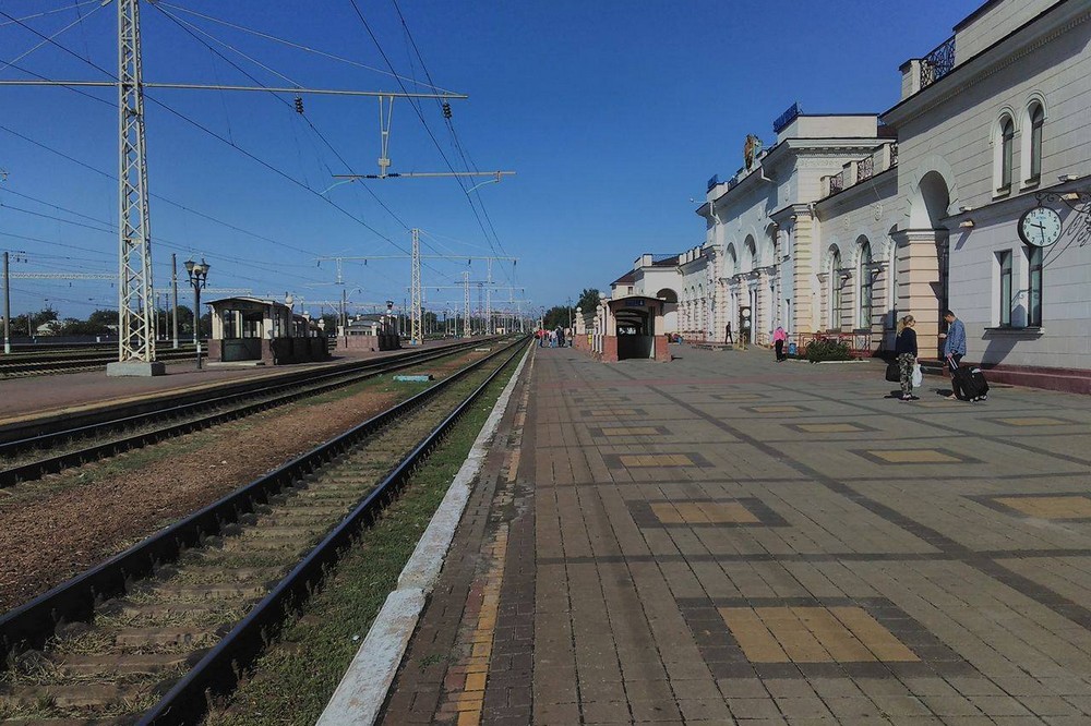 ОНОВЛЕНО. Росія атакувала великий залізничний вузол: поранено залізничників, затримуються потяги: список 1 Росія атакувала великий залізничний вузол: поранено залізничників, затримуються потяги: список