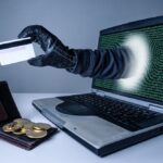 Продають речі в інтернеті і втрачають гроші: українців попередили про поширену шахрайську схему